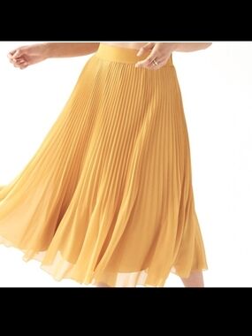 NWOT Aritzia Wilfred Terre Chiffon Skirt - Mustard Size M